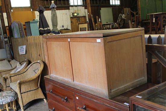 Large pine blanket box